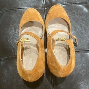 Tan 👠 shoes. Size 6